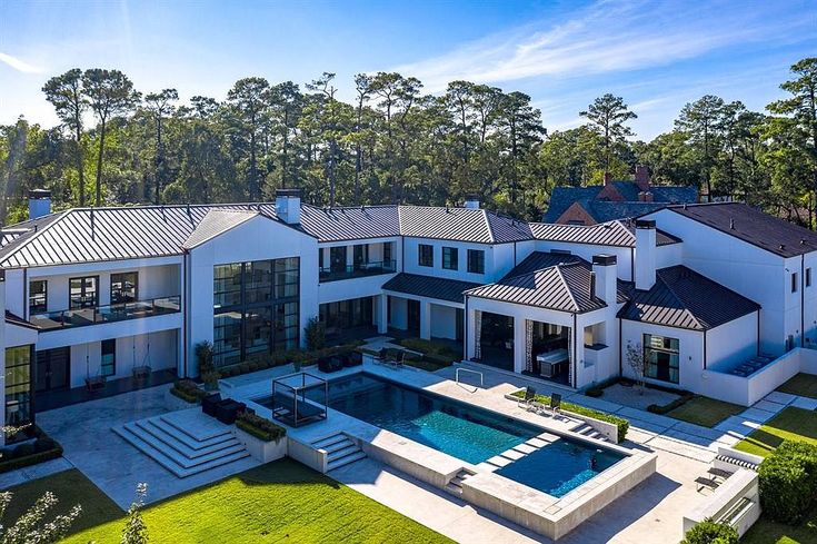 How to Rent a Luxury Property in the United States.